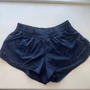 Lululemon hotty hot shorts 2.5